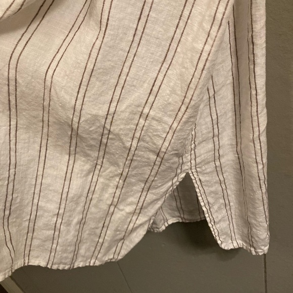 Striped Button-Up Tunic - Picture 5 of 8